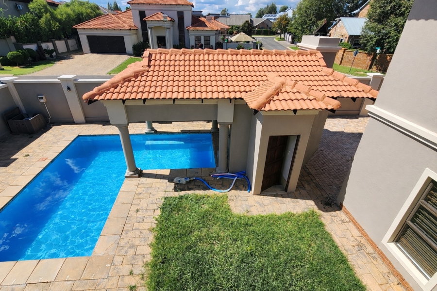 To Let 6 Bedroom Property for Rent in Tuscany Ridge North West